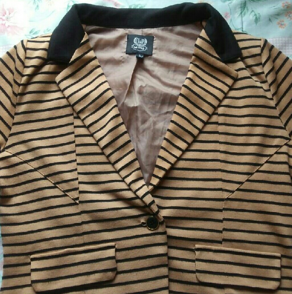 A Mine Brown and Black Jacket